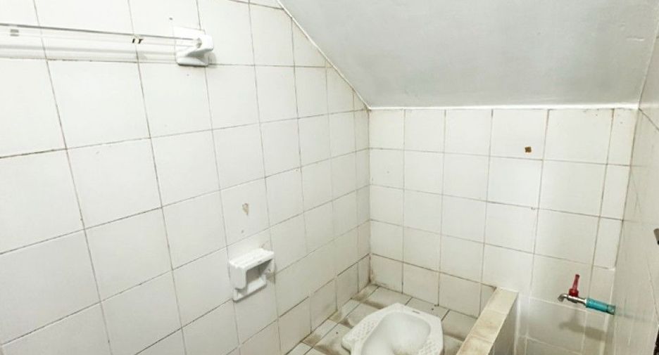 For sale 3 bedrooms retail Space in Mueang Rayong, Rayong
