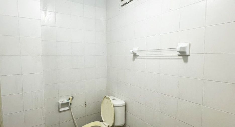 For sale 3 bedrooms retail Space in Mueang Rayong, Rayong
