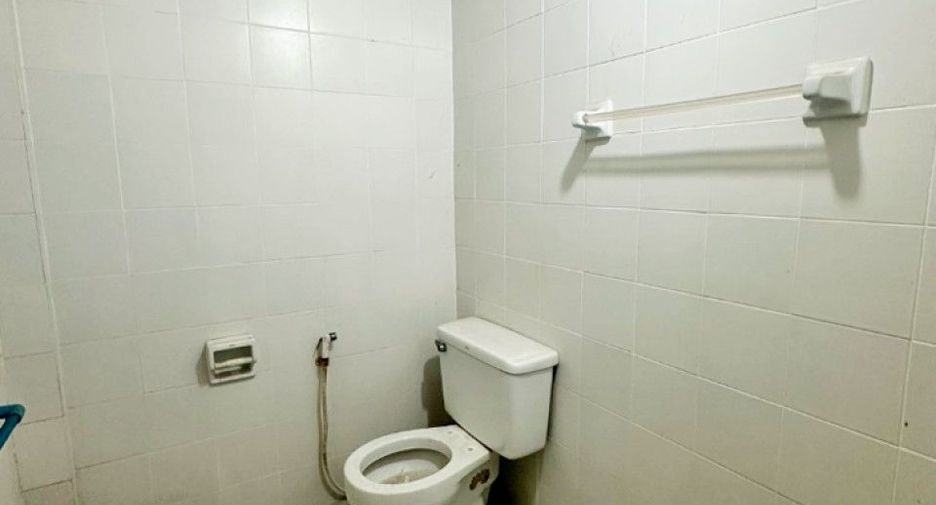 For sale 3 bedrooms retail Space in Mueang Rayong, Rayong