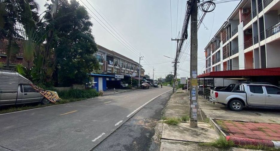 For sale 82 bedrooms apartment in Si Racha, Chonburi
