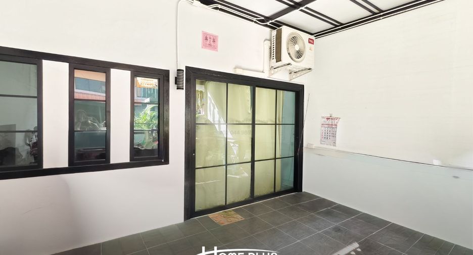 For sale 2 bedrooms townhouse in Don Mueang, Bangkok