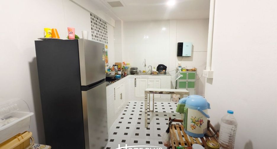 For sale 2 bedrooms townhouse in Don Mueang, Bangkok