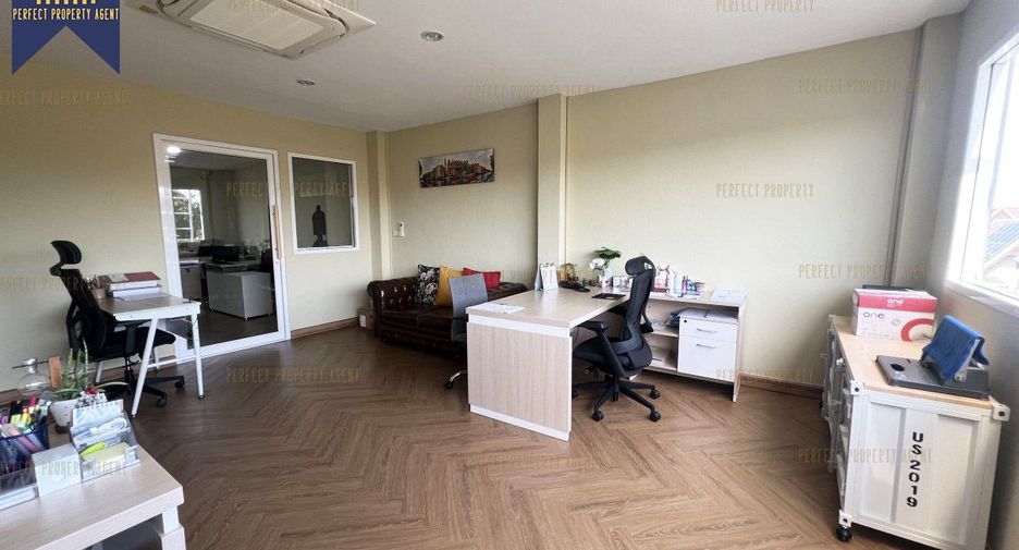 Gewerbefläche zum Kauf mit 6 Zimmer in Prawet, Bangkok