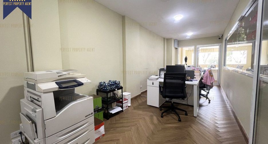 Gewerbefläche zum Kauf mit 6 Zimmer in Prawet, Bangkok