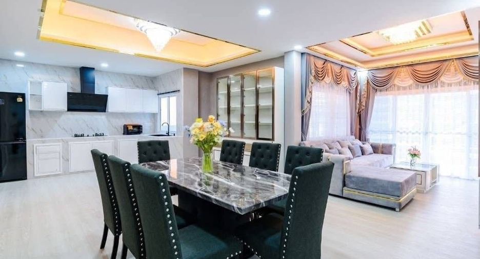 For rent 4 bedrooms villa in Bang Lamung, Chonburi