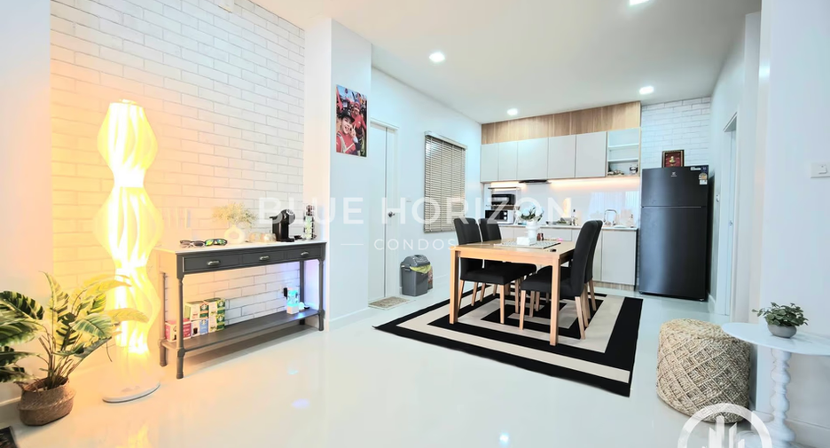 For sale 4 bedrooms house in Bang Lamung, Chonburi