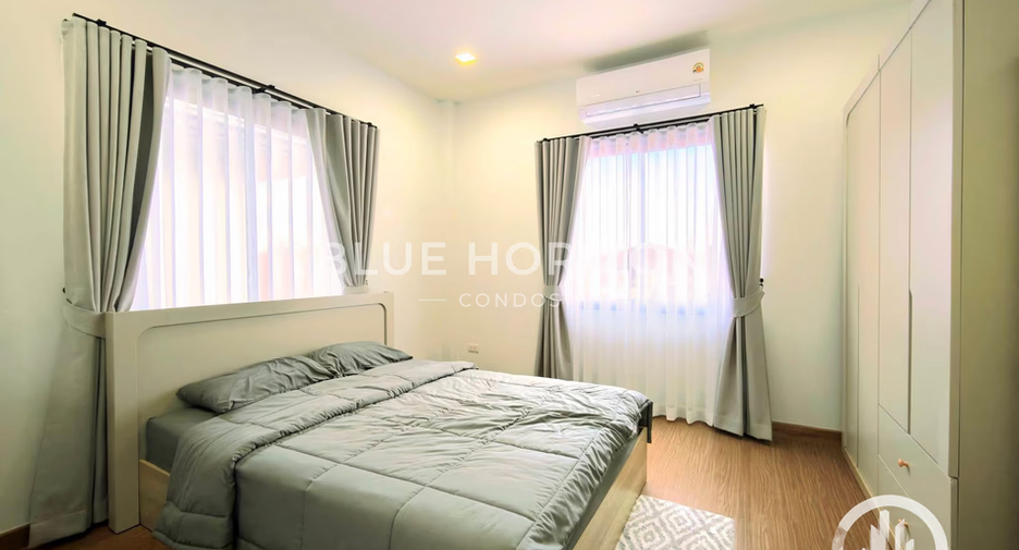 For sale 4 bedrooms house in Bang Lamung, Chonburi