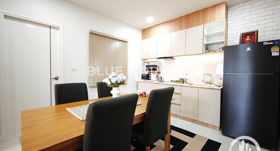 For sale 4 bedrooms house in Bang Lamung, Chonburi