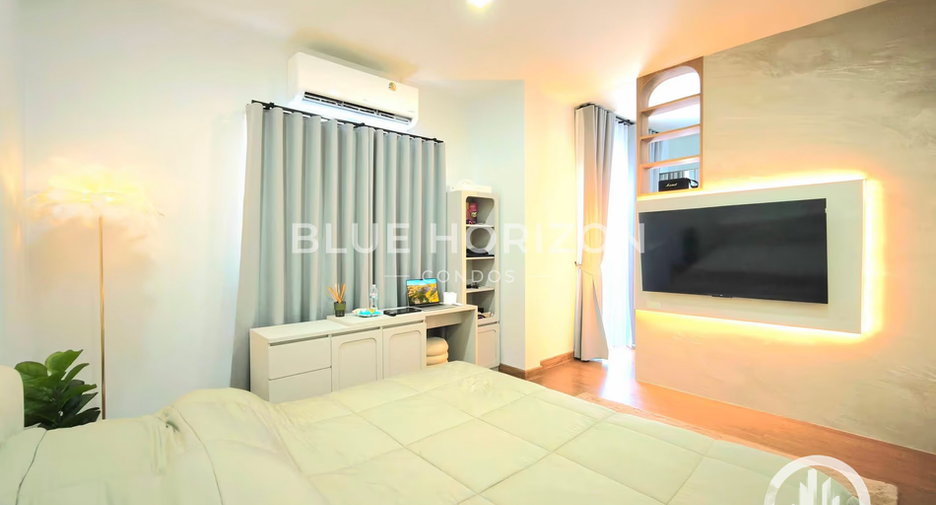 For sale 4 bedrooms house in Bang Lamung, Chonburi