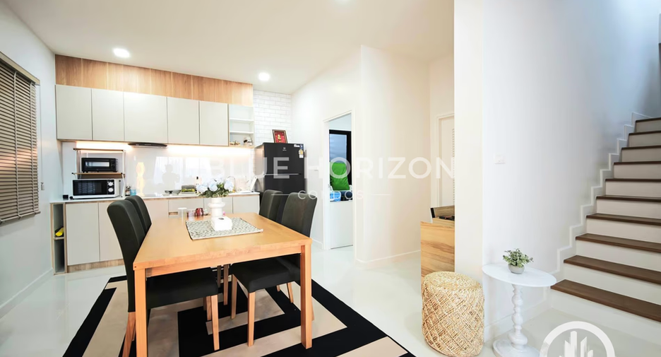 For sale 4 bedrooms house in Bang Lamung, Chonburi