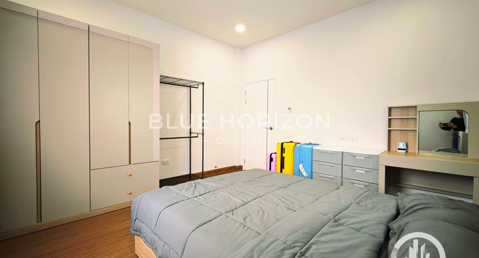 For sale 4 bedrooms house in Bang Lamung, Chonburi