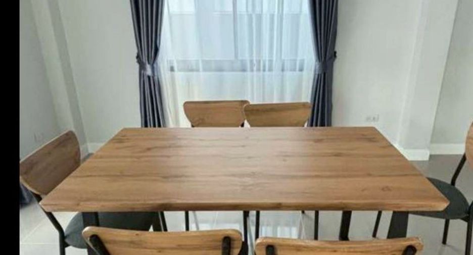 Haus zur Miete mit 3 Zimmer in Si Racha, Chonburi