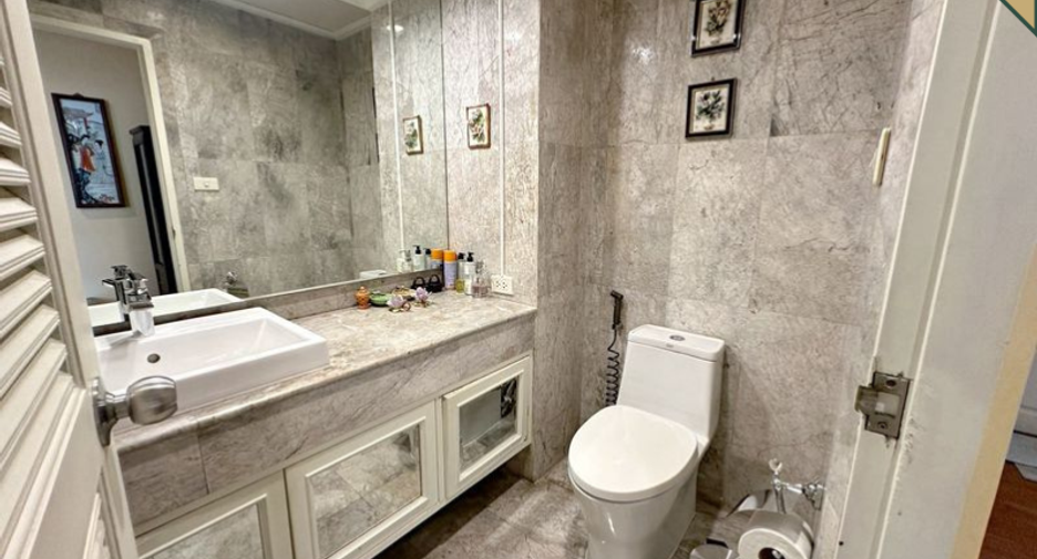 À vendre 3 chambres condo à Khlong Toei, Bangkok