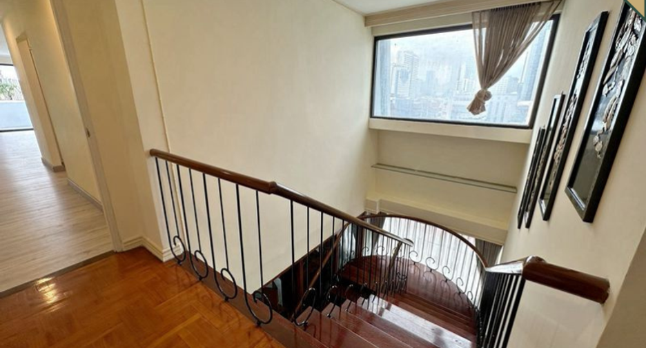 À vendre 3 chambres condo à Khlong Toei, Bangkok