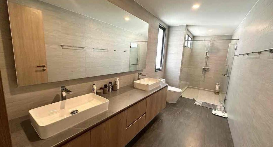 For rent and for sale 3 bedrooms villa in Bang Lamung, Chonburi