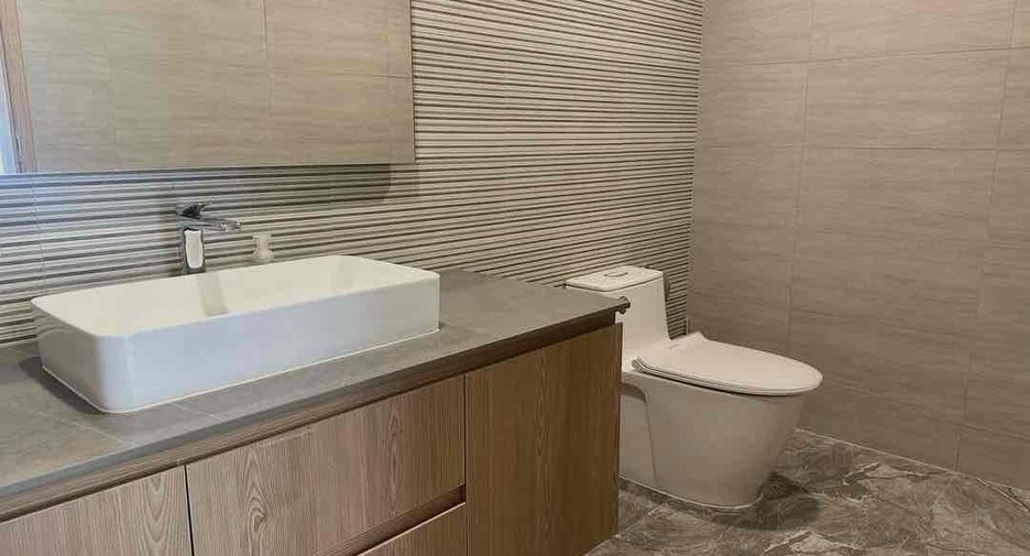 For rent and for sale 3 bedrooms villa in Bang Lamung, Chonburi