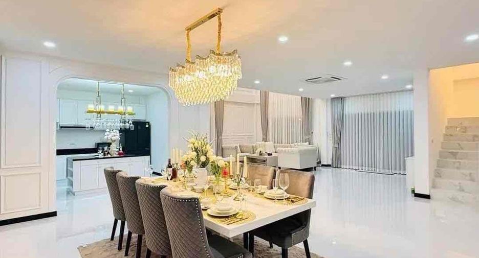 For rent 4 bedrooms villa in Bang Lamung, Chonburi
