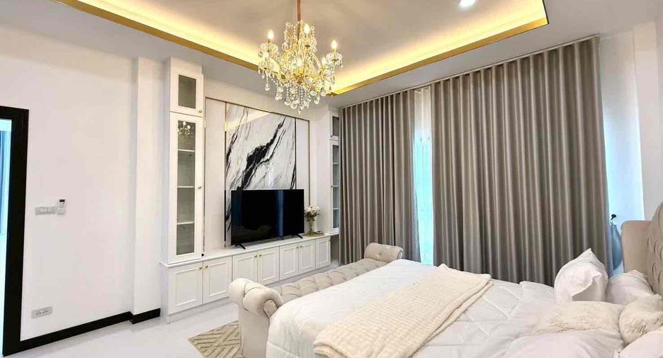 For rent 4 bedrooms villa in Bang Lamung, Chonburi