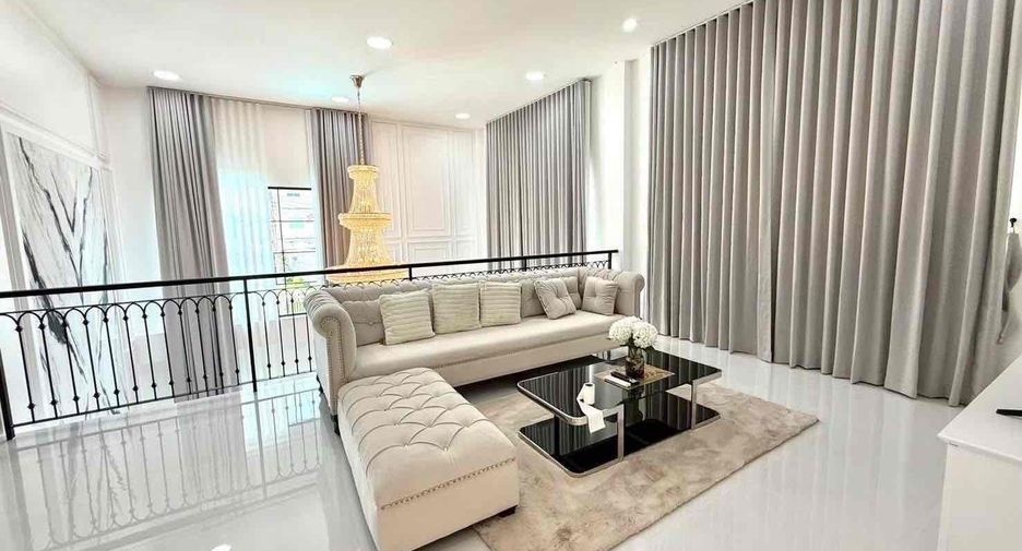For rent 4 bedrooms villa in Bang Lamung, Chonburi