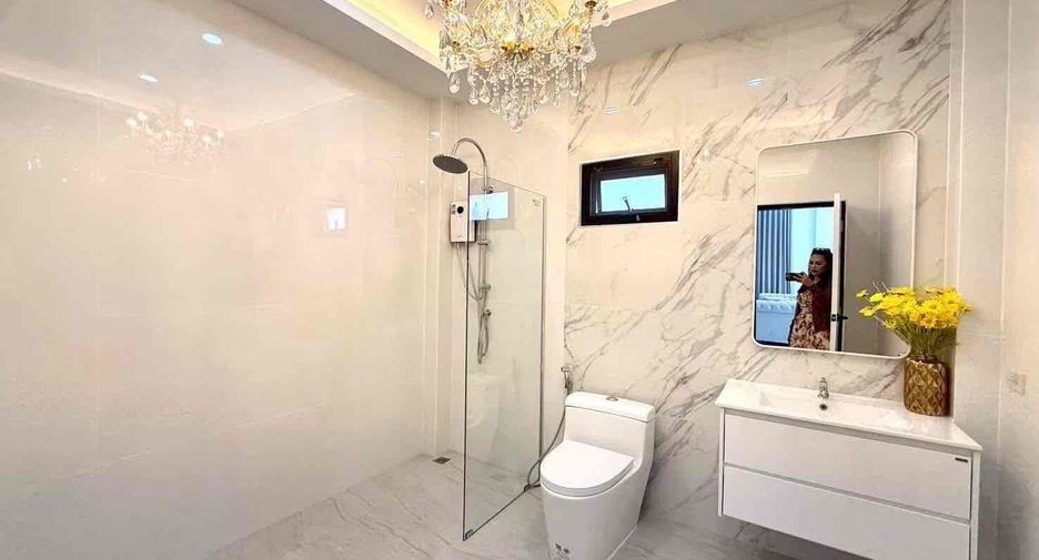 For rent 4 bedrooms villa in Bang Lamung, Chonburi
