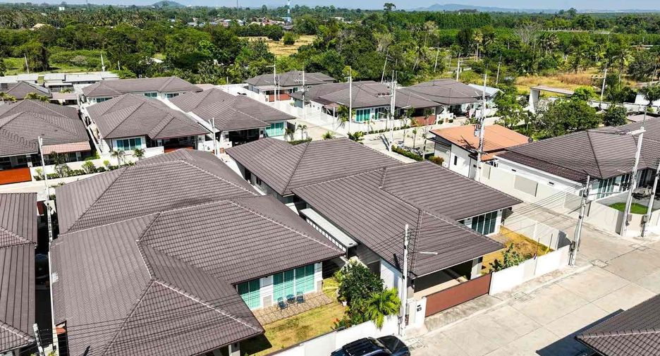 For rent 3 bedrooms villa in Bang Lamung, Chonburi