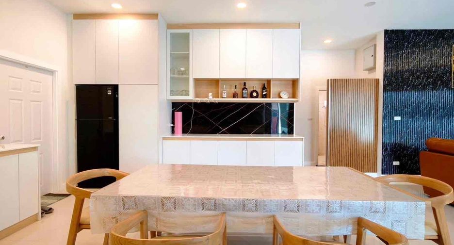 For rent 3 bedrooms villa in Bang Lamung, Chonburi