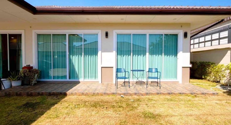 For rent 3 bedrooms villa in Bang Lamung, Chonburi