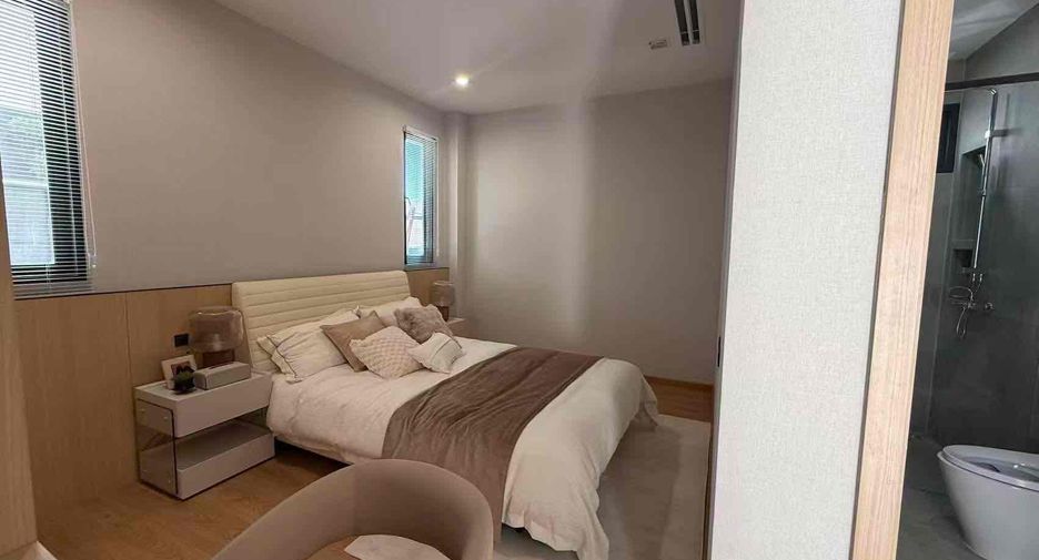 For rent 4 bedrooms villa in Bang Lamung, Chonburi