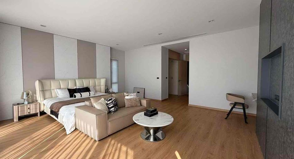 For rent 4 bedrooms villa in Bang Lamung, Chonburi