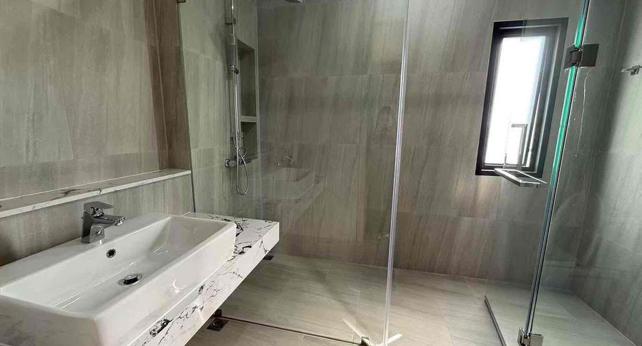 For rent 4 bedrooms villa in Bang Lamung, Chonburi