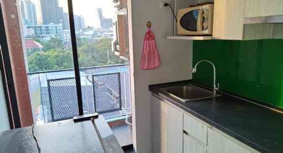 For sale 1 bed condo in Huai Khwang, Bangkok