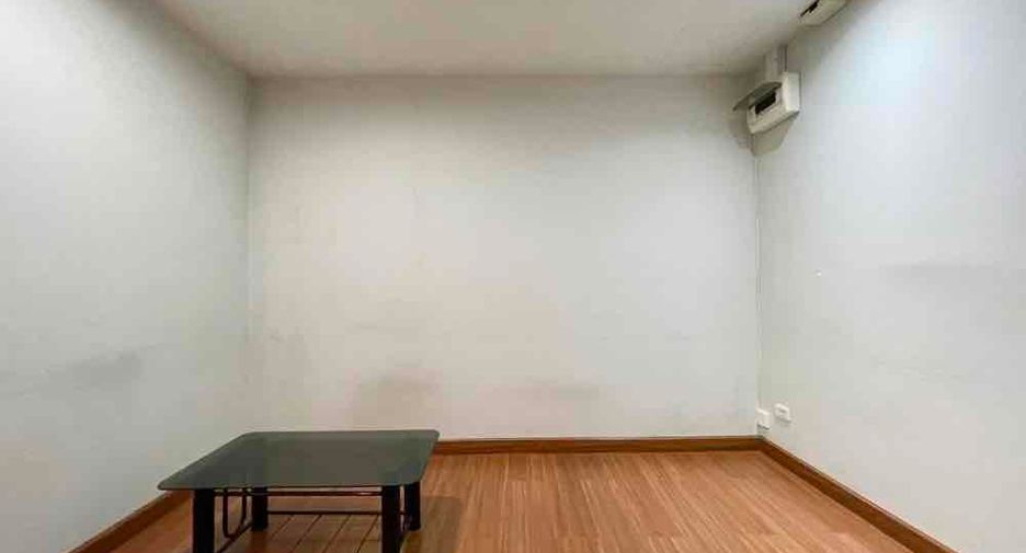 For sale 1 bed condo in Huai Khwang, Bangkok
