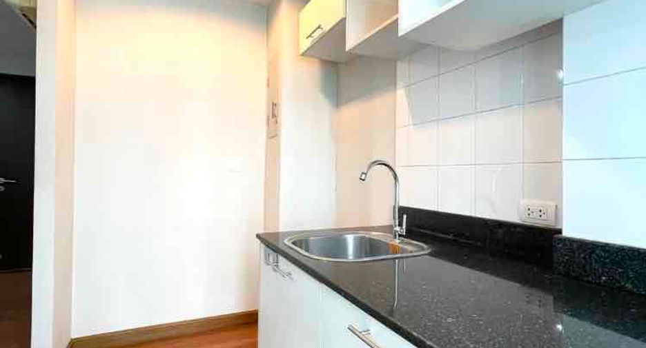 For sale 1 bed condo in Huai Khwang, Bangkok