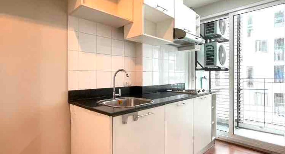 For sale 1 bed condo in Huai Khwang, Bangkok