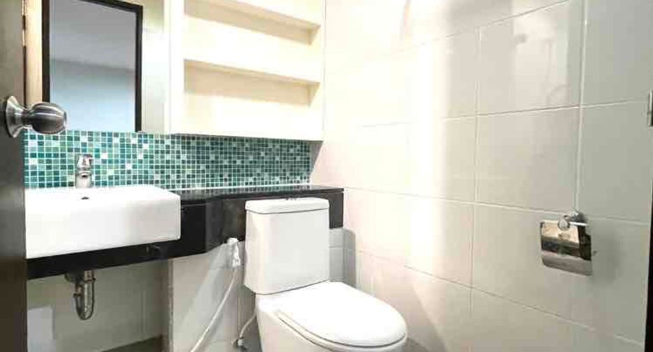 For sale 1 bed condo in Huai Khwang, Bangkok