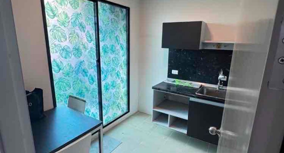 For sale 1 bed condo in Mueang Samut Prakan, Samut Prakan