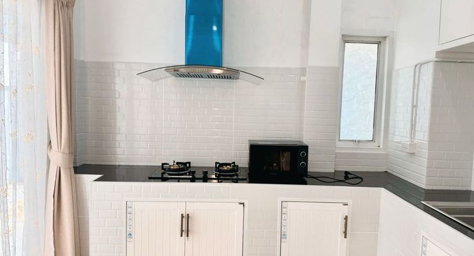 For rent 3 bedrooms house in Si Racha, Chonburi