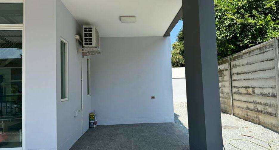 For rent 3 bedrooms house in Si Racha, Chonburi