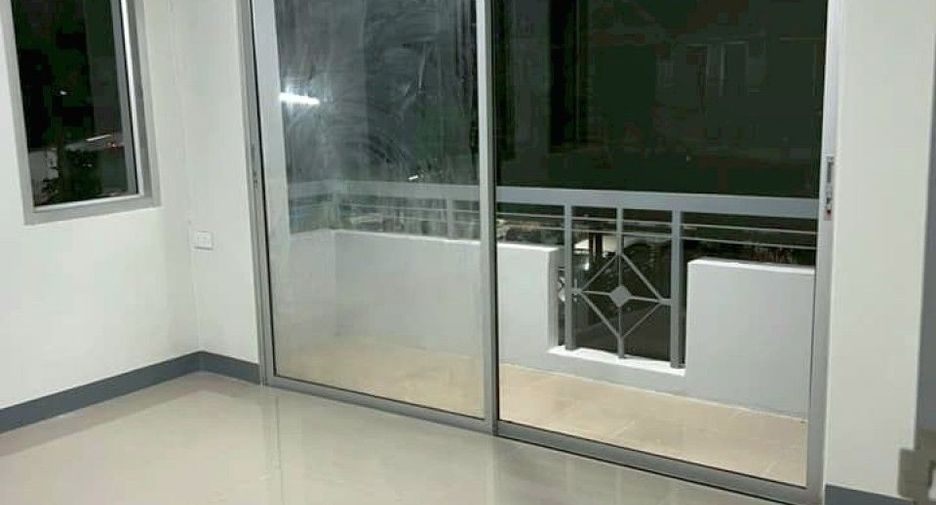 For sale 2 bedrooms townhouse in Lat Krabang, Bangkok