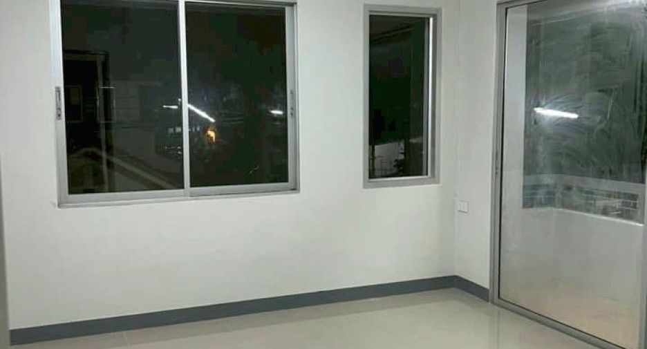 For sale 2 bedrooms townhouse in Lat Krabang, Bangkok