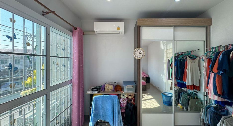 For sale 3 bedrooms townhouse in Bang Phli, Samut Prakan