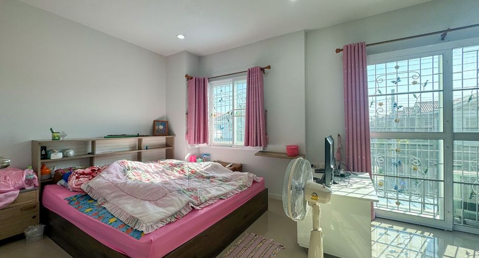 For sale 3 bedrooms townhouse in Bang Phli, Samut Prakan