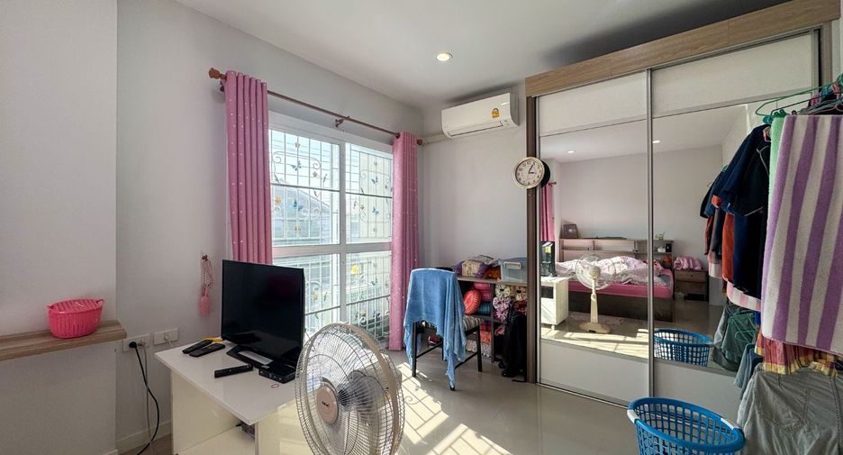 For sale 3 bedrooms townhouse in Bang Phli, Samut Prakan