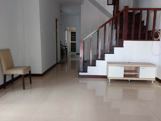 Reihenhaus zur Miete mit 4 Zimmer in Yan Nawa, Bangkok