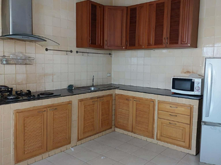Reihenhaus zur Miete mit 4 Zimmer in Yan Nawa, Bangkok
