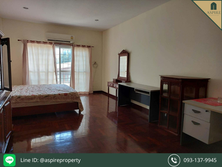 Reihenhaus zur Miete mit 4 Zimmer in Yan Nawa, Bangkok