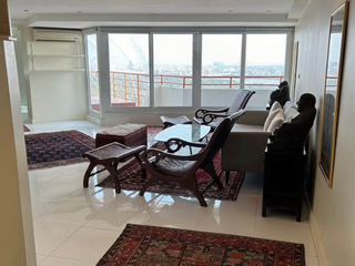 À vendre 2 chambres condo à Yan Nawa, Bangkok