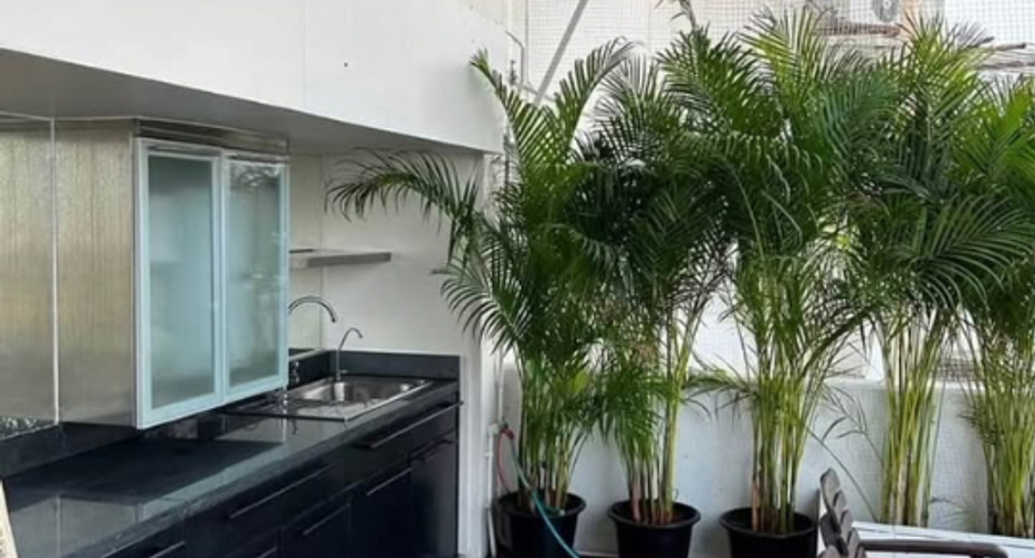 For rent and for sale 2 bedrooms condo in Yan Nawa, Bangkok