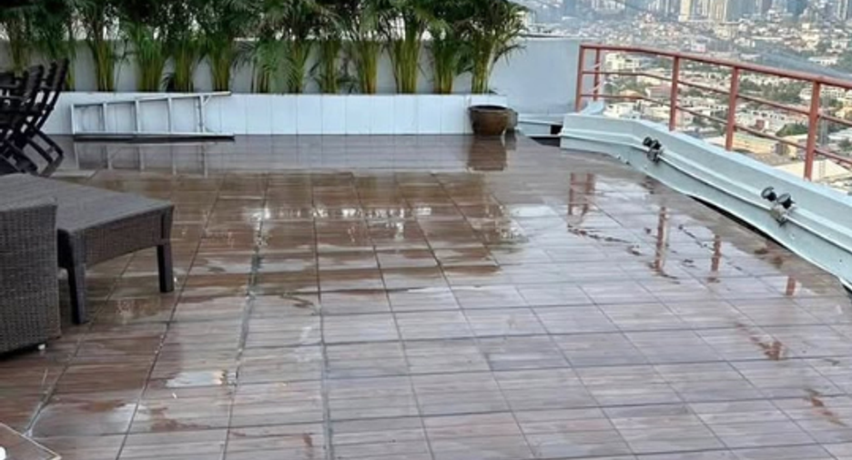 For rent and for sale 2 bedrooms condo in Yan Nawa, Bangkok