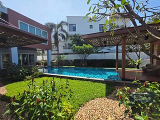For rent and for sale 6 bedrooms house in Suan Luang, Bangkok